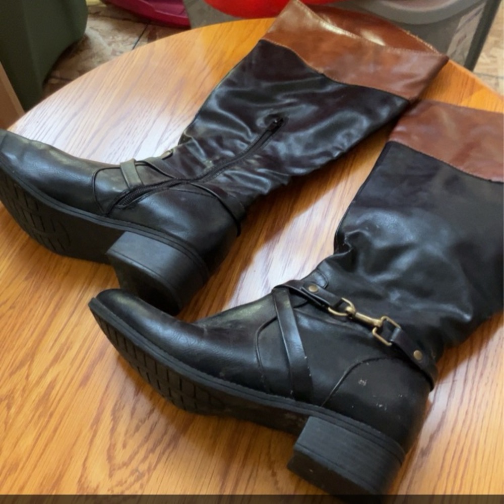 Size 10 tall boots! Black and brown color
